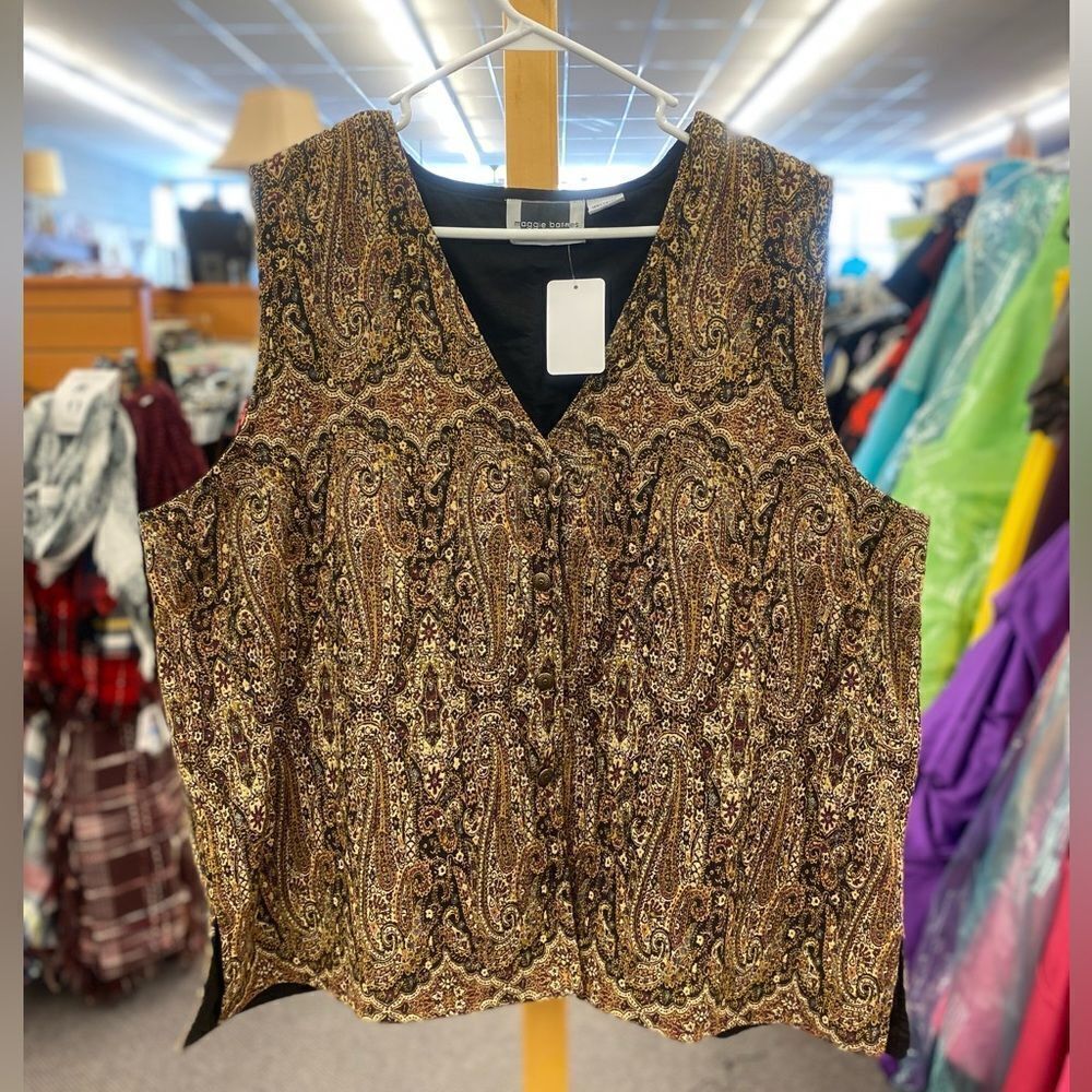 Maggie Barnes 1X Brown, red, and black ladies vest